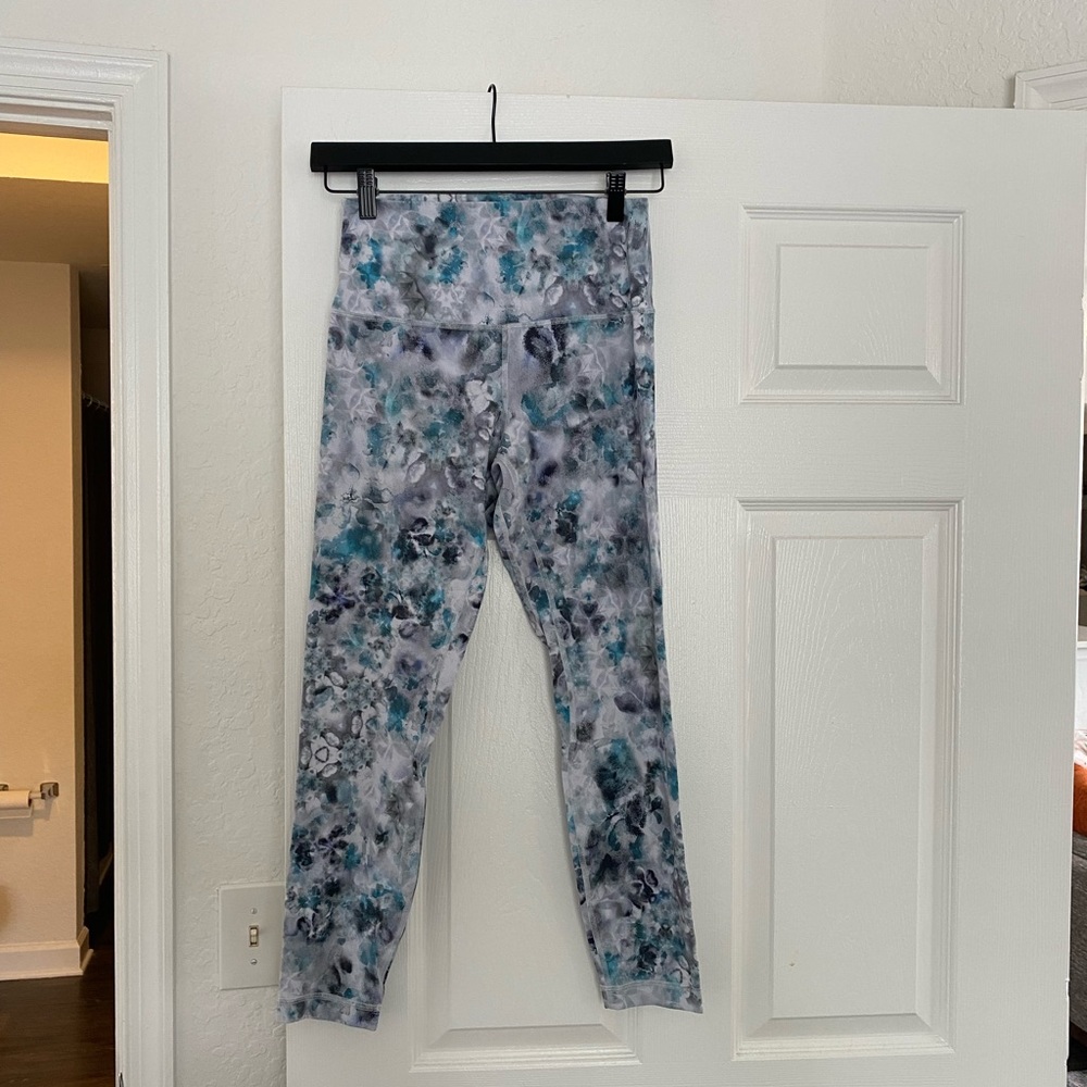 Lululemon Align 25” multicolored leggings EUC size 8